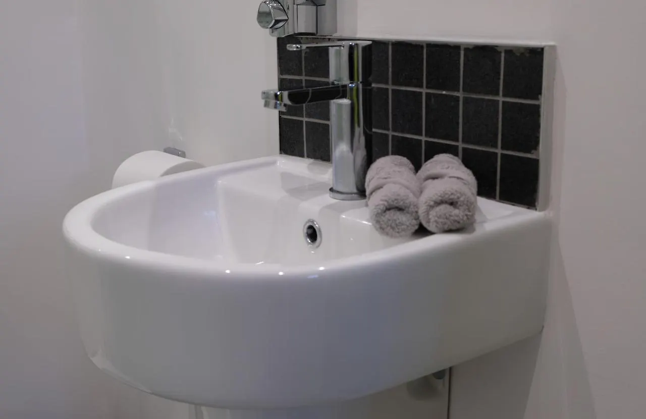 Pensjonat Rosemary House Brs Airport Accommodation Winford